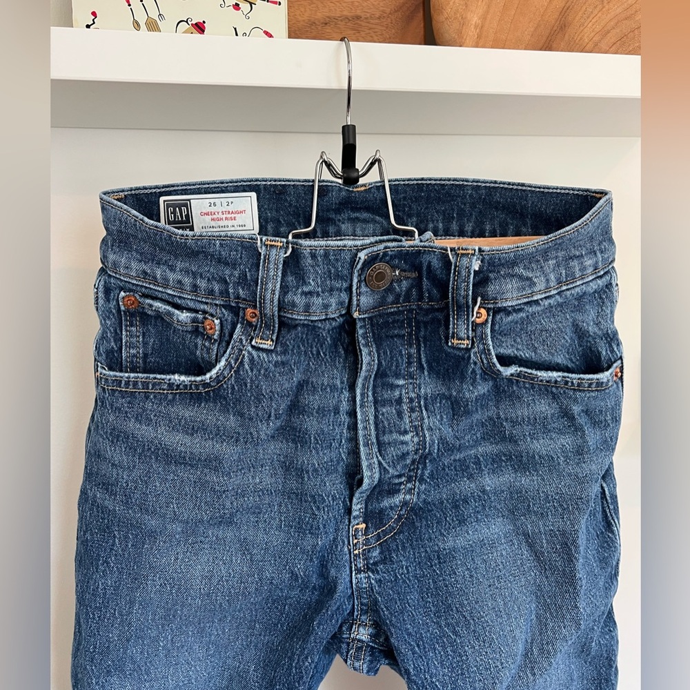 GAP Women's Cheeky Straight Leg High Rise Jeans